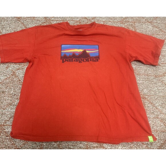 PATAGONIA Men's Mountain Horizon Red T-Shirt Short Sleeves Size XL - Picture 1 of 8